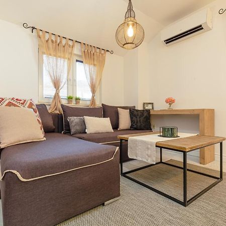 Stylish 1Bd Flat With A Terrace Near The Centre Of Plovdiv By Flat Mаnager Apartment Ngoại thất bức ảnh