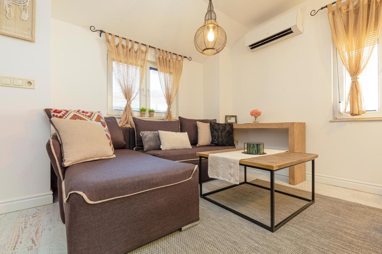 Stylish 1Bd Flat With A Terrace Near The Centre Of Plovdiv By Flat Mаnager Apartment Ngoại thất bức ảnh