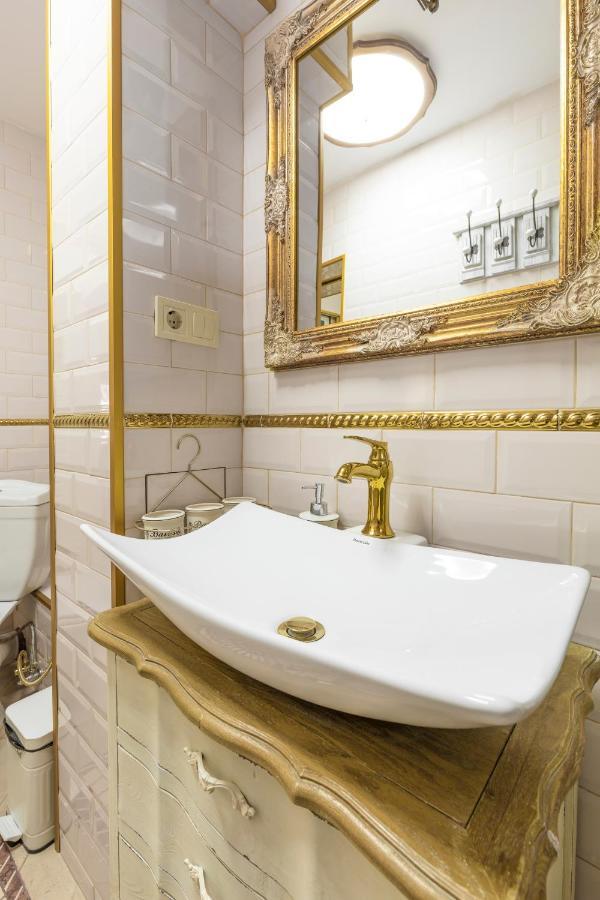 Stylish 1Bd Flat With A Terrace Near The Centre Of Plovdiv By Flat Mаnager Apartment Ngoại thất bức ảnh